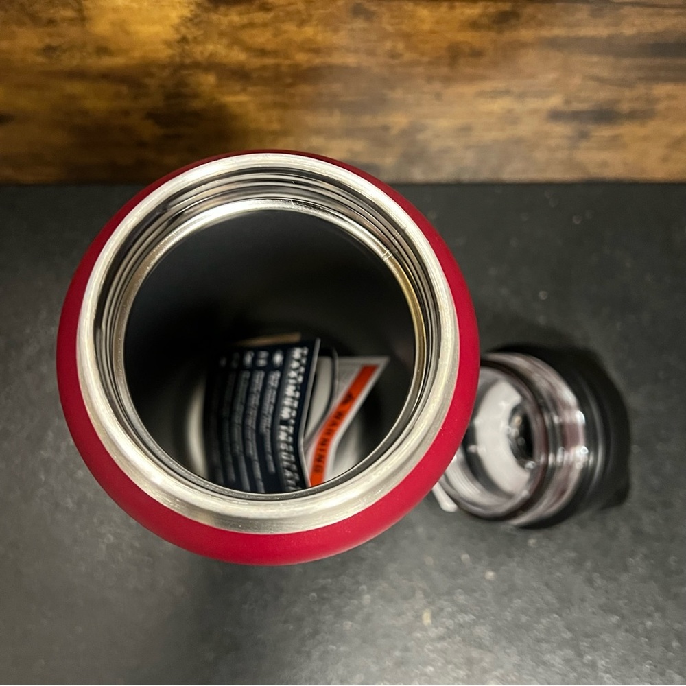 YETI Rambler HARVEST RED - Picture 3 of 5